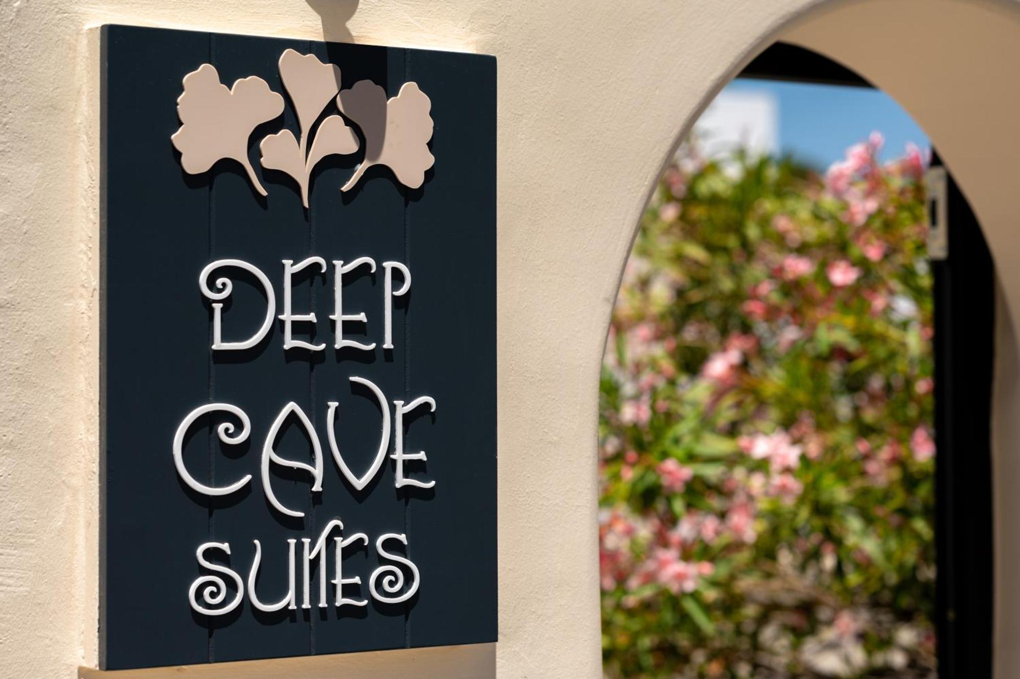 Deep Cave Suites Kontochori Firá Buitenkant foto